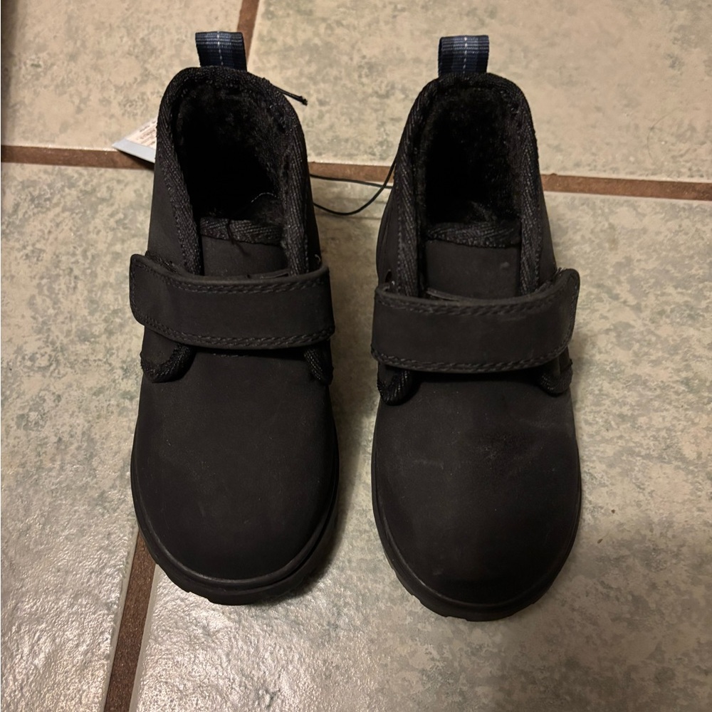 Cat and Jack Velcro shoe boots. Baby sz 7. NWT.